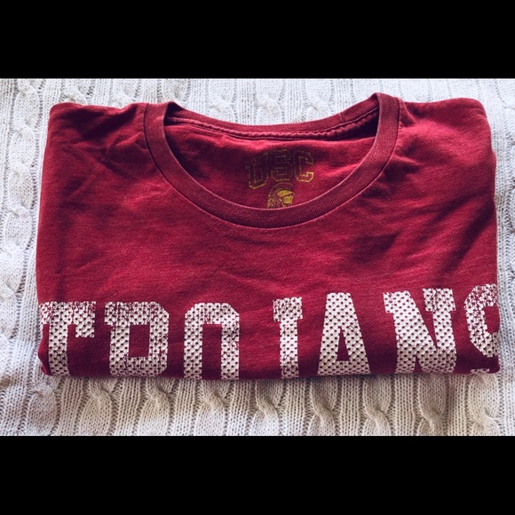 🏈USC Shirt for those Football games🏈 - Picture 3 of 3